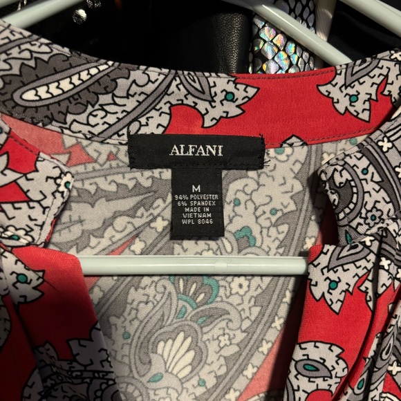 Unique Paisley Women's Top - Picture 9 of 9